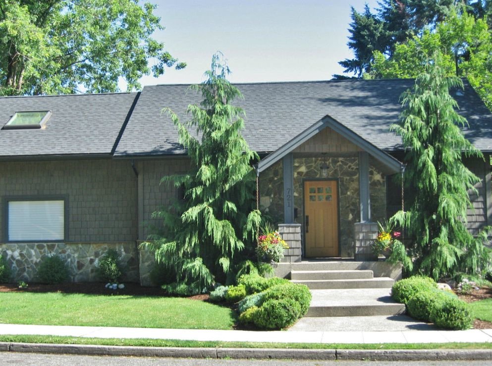 721 W Woodland Drive